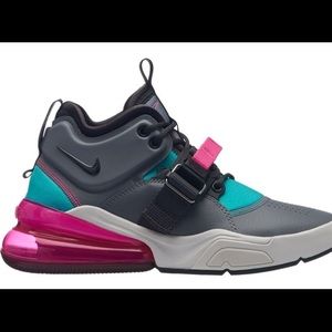 NIKE AIR FORCE 270 BOYS, size 5Y/ 6.5 women